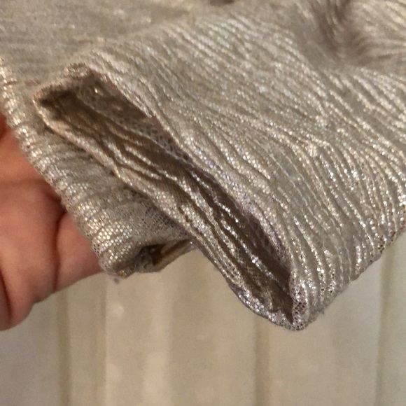 🐇🐣Easter Dress Little girls foil gold dress with tulle bottom - Picture 10 of 11